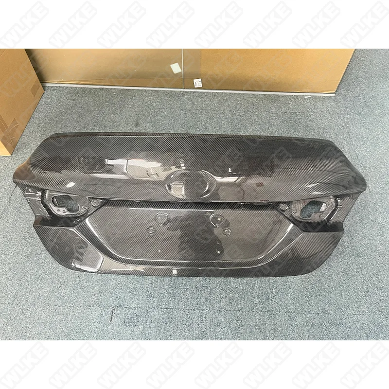 Настоящий карбоновый спойлер («утиный хвост») на крышку багажника для Toyota Camry 2018-2023
Настоящий карбоновый спойлер («утиный хвост») на крышку багажника для Toyota Camry 2018-2023