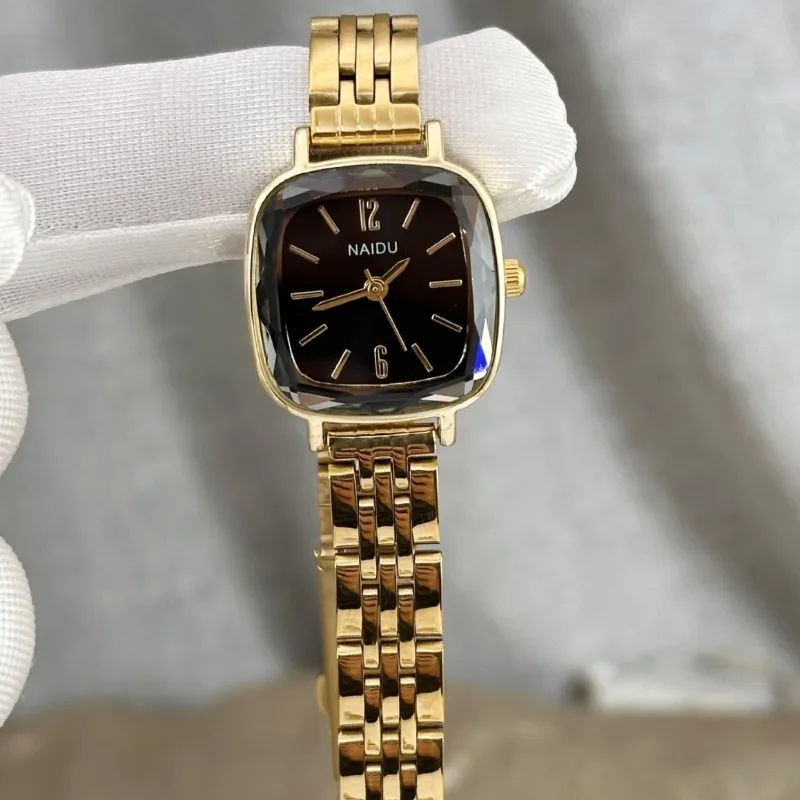 Brand Women Small Square Watch High-strength Diamond Glass Wristwatch Fashion Luxury Gift Ladies Quartz Watch Dropshipping
Brand Women Small Square Watch High-strength Diamond Glass Wristwatch Fashion Luxury Gift Ladies Quartz Watch Dropshipping