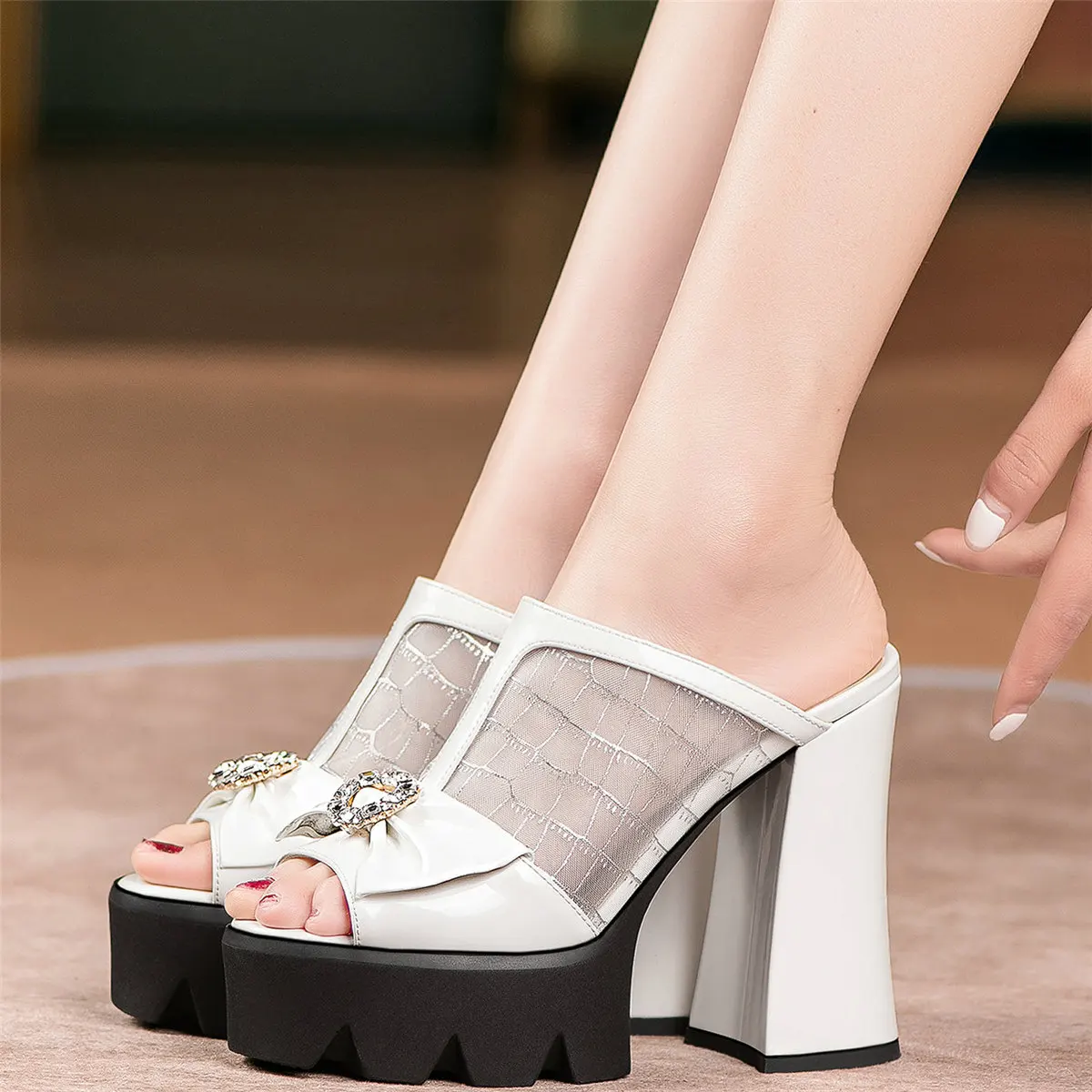 2022 Wedding Party Platform Pumps Women Genuine Leather High Heel Gladiator Sandals Female Summer Open Toe Slippers Casual Shoes
2022 Wedding Party Platform Pumps Women Genuine Leather High Heel Gladiator Sandals Female Summer Open Toe Slippers Casual Shoes