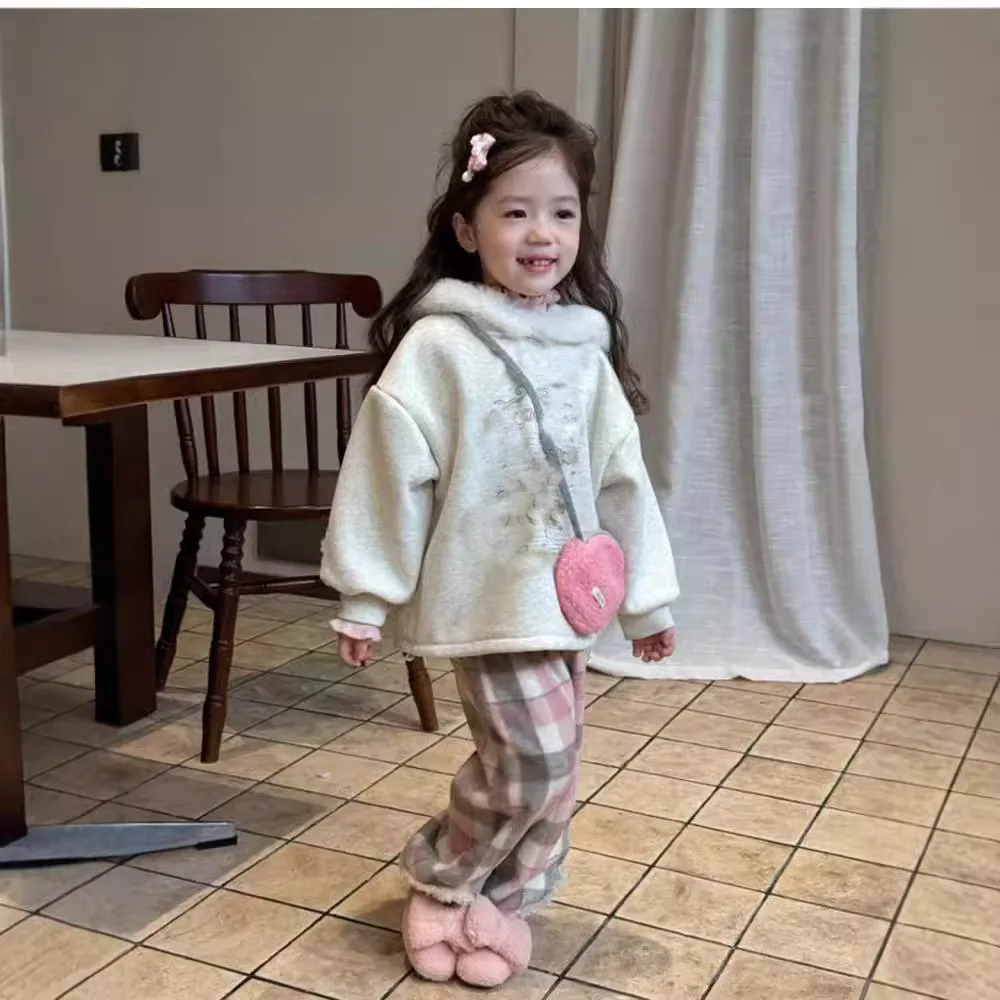 Girls Suit 2024 Winter New Childrens Wear Korean Style Girl Baby Plus Fleece White Hoodie Plaid Fleece Pants Two-piece Set
Girls Suit 2024 Winter New Childrens Wear Korean Style Girl Baby Plus Fleece White Hoodie Plaid Fleece Pants Two-piece Set