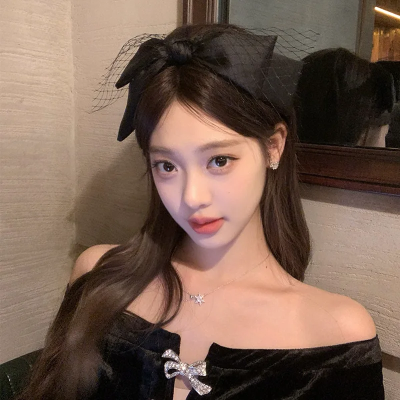 French Black Tulle Headband with Bow Thin Hair Clip Headband for Women High Crown Lift Skincare Non Slip Wash Face Hair Holder
French Black Tulle Headband with Bow Thin Hair Clip Headband for Women High Crown Lift Skincare Non Slip Wash Face Hair Holder