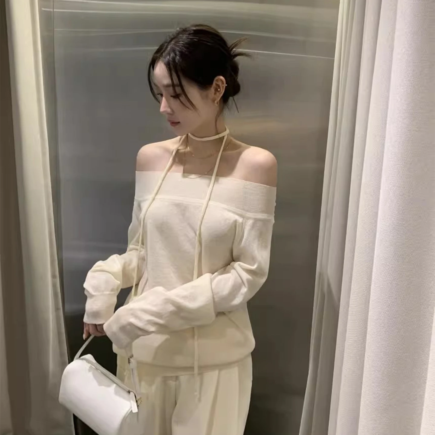 Женский вязаный свитер Liangliang Home с одним открытым плечом, весенняя новинка, повседневный свободный топ, стройнящий силуэт, универсальный, на одно плечо...
Женский вязаный свитер Liangliang Home с одним открытым плечом, весенняя новинка, повседневный свободный топ, стройнящий силуэт, универсальный, на одно плечо...