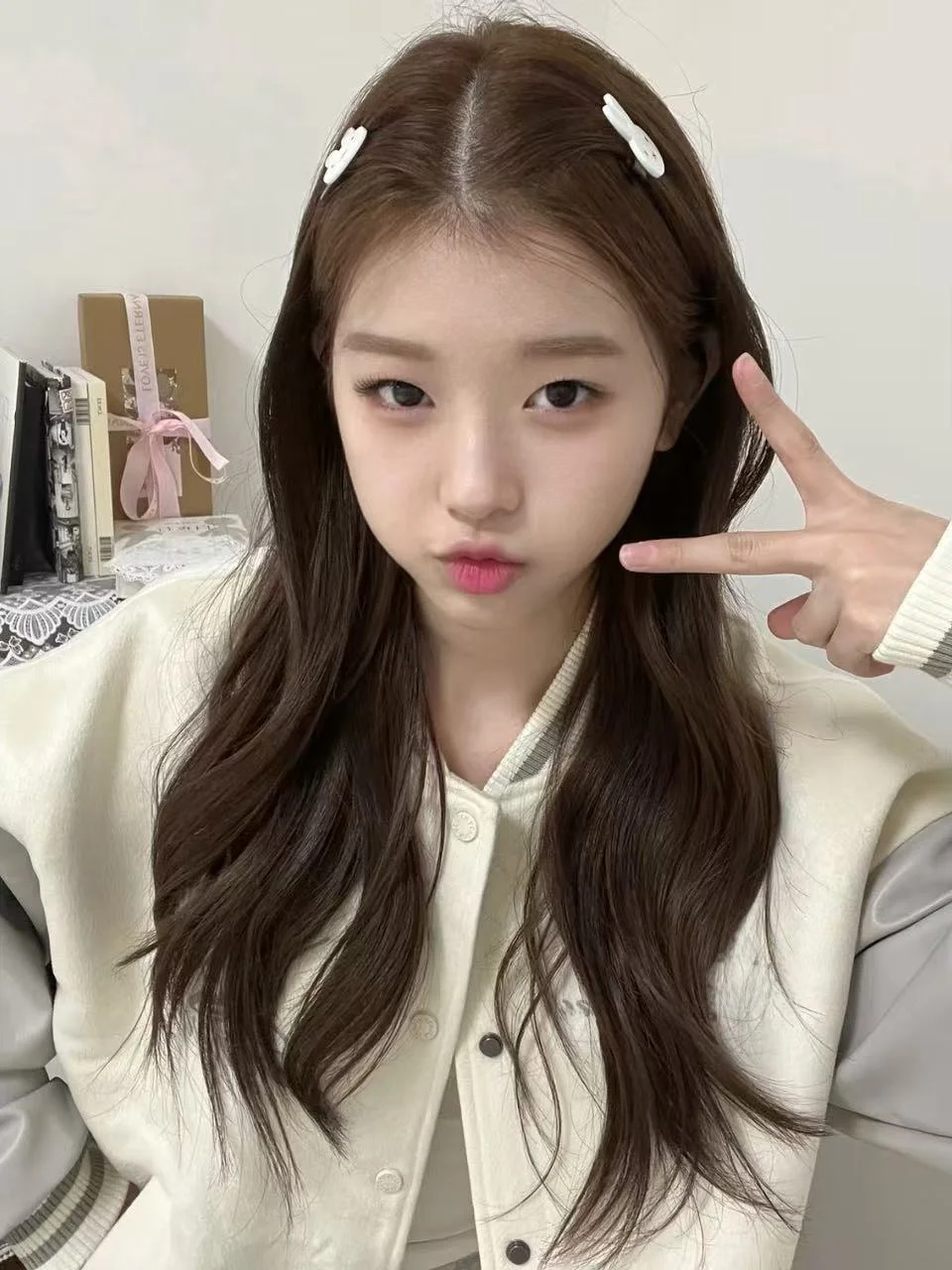 Американская ретро-куртка из искусственной кожи с вышивкой и пэчворком, женская, осенне-зимняя, свободного кроя, модная, брендовая, для пар
Американская ретро-куртка из искусственной кожи с вышивкой и пэчворком, женская, осенне-зимняя, свободного кроя, модная, брендовая, для пар