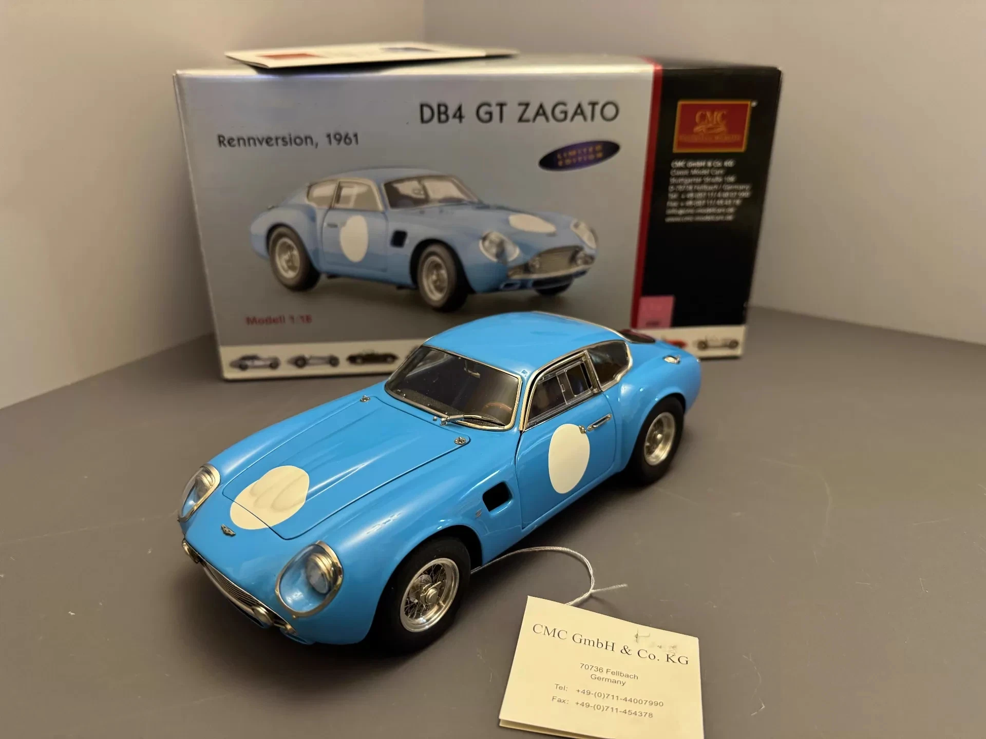 Металлическая статическая модель автомобиля CMC 1:18 DB4 1961 Blue Simulation Limited Edition, полностью открывающаяся, из сплава, подарок
Металлическая статическая модель автомобиля CMC 1:18 DB4 1961 Blue Simulation Limited Edition, полностью открывающаяся, из сплава, подарок