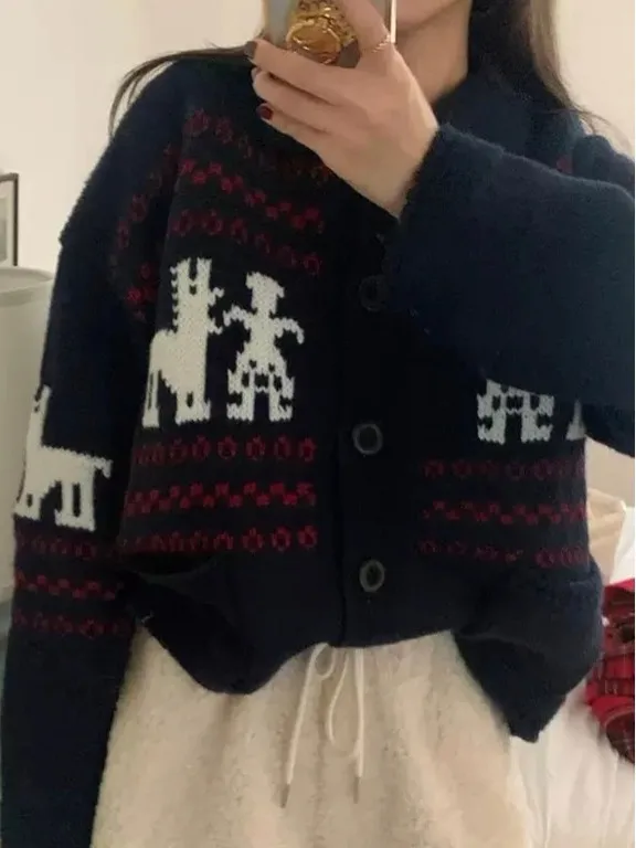Korean Sle Deer Pattern Knitted Sweater Coat Women's Faionable Turn-down Collar Winter Cardigan Thiened Girls' Clothes
Korean Sle Deer Pattern Knitted Sweater Coat Women's Faionable Turn-down Collar Winter Cardigan Thiened Girls' Clothes