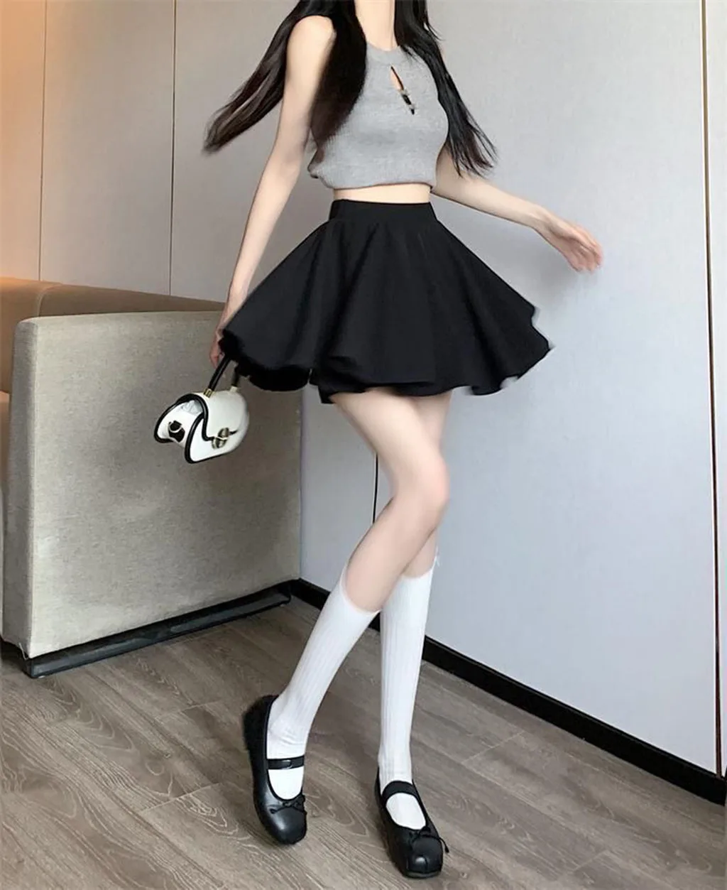 Black Pleated Mini Skirt Ballet Style High Waist Belt Meat Concealing Spring Summer Autumn New Style Slimming Short Skirt
Black Pleated Mini Skirt Ballet Style High Waist Belt Meat Concealing Spring Summer Autumn New Style Slimming Short Skirt