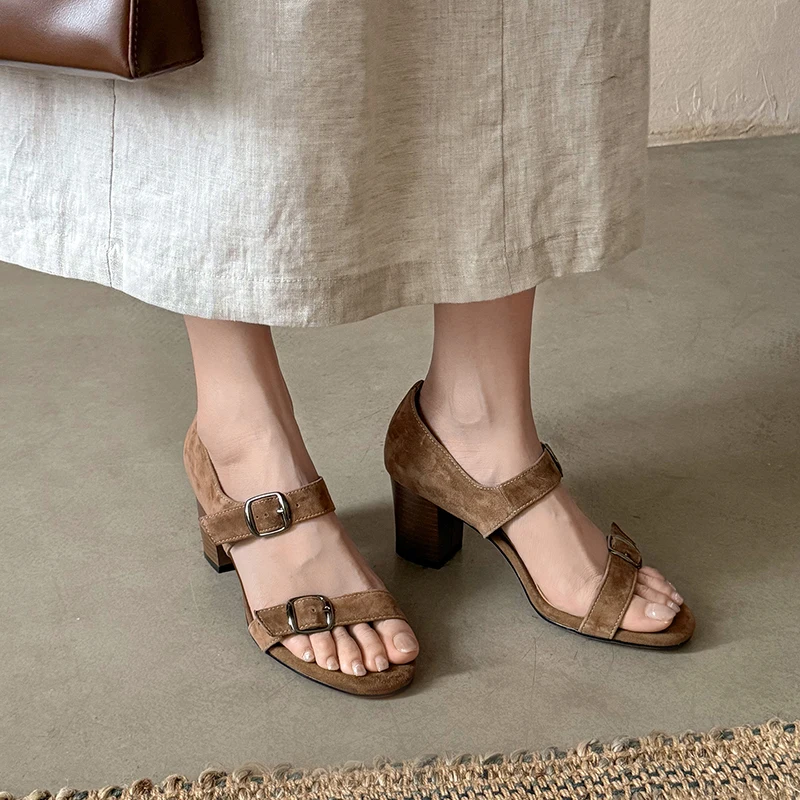 Genuine Leather Chunky Heels Sandals Woman Belt Buckle 2026 Summer Shoes Brown Square Heels Ladies Shoes Punk Sandales Femme
Genuine Leather Chunky Heels Sandals Woman Belt Buckle 2026 Summer Shoes Brown Square Heels Ladies Shoes Punk Sandales Femme