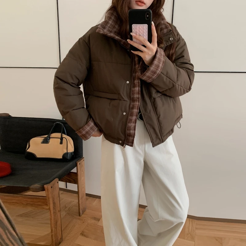 Зимние пышные парки в стиле ретро, женские теплые толстые клетчатые лоскутные милые пальто, повседневные хлопковые куртки в консервативном стиле в корейском стиле с длинными рукавами 2025
Зимние пышные парки в стиле ретро, женские теплые толстые клетчатые лоскутные милые пальто, повседневные хлопковые куртки в консервативном стиле в корейском стиле с длинными рукавами 2025