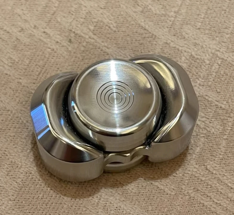 Б/у EDC Fubao spinner Гироскоп на кончике пальца Декомпрессионные игрушки 
Б/у EDC Fubao spinner Гироскоп на кончике пальца Декомпрессионные игрушки
