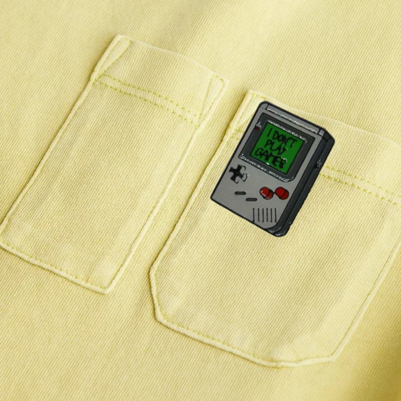 Nostalgic Retro Game Console Brooch Exquisite Cute Enamel Pin Hat Backpack Coat Lapel Badge for Player Friends Gift
Nostalgic Retro Game Console Brooch Exquisite Cute Enamel Pin Hat Backpack Coat Lapel Badge for Player Friends Gift