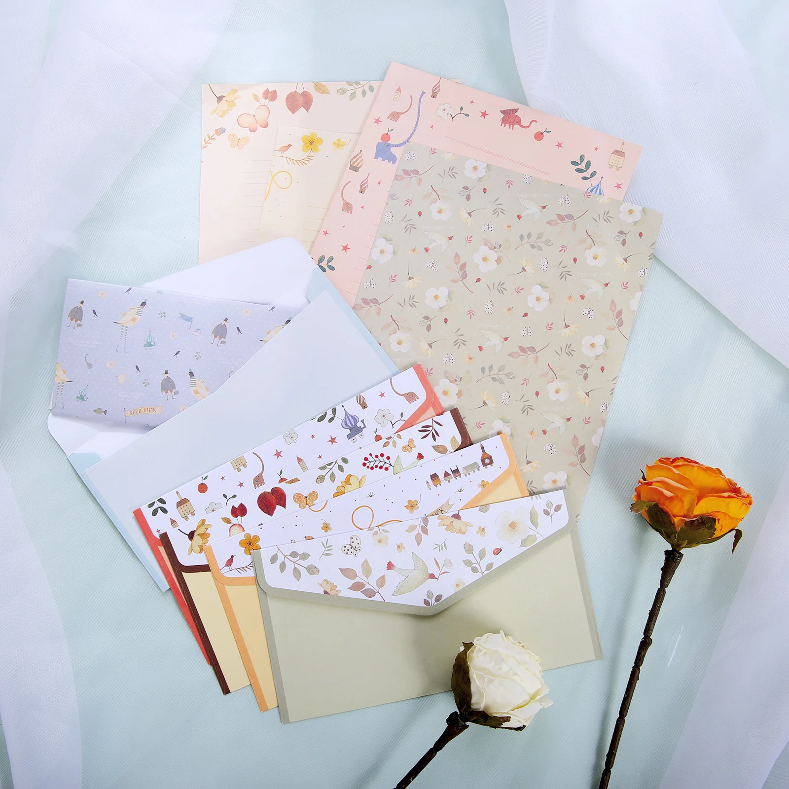 9pcs/kit Fresh Floral Pattern Envelope+ Letter Paper A5 Set Exquisite Design Appreciation Card Wedding Invitations Love Letters
9pcs/kit Fresh Floral Pattern Envelope+ Letter Paper A5 Set Exquisite Design Appreciation Card Wedding Invitations Love Letters