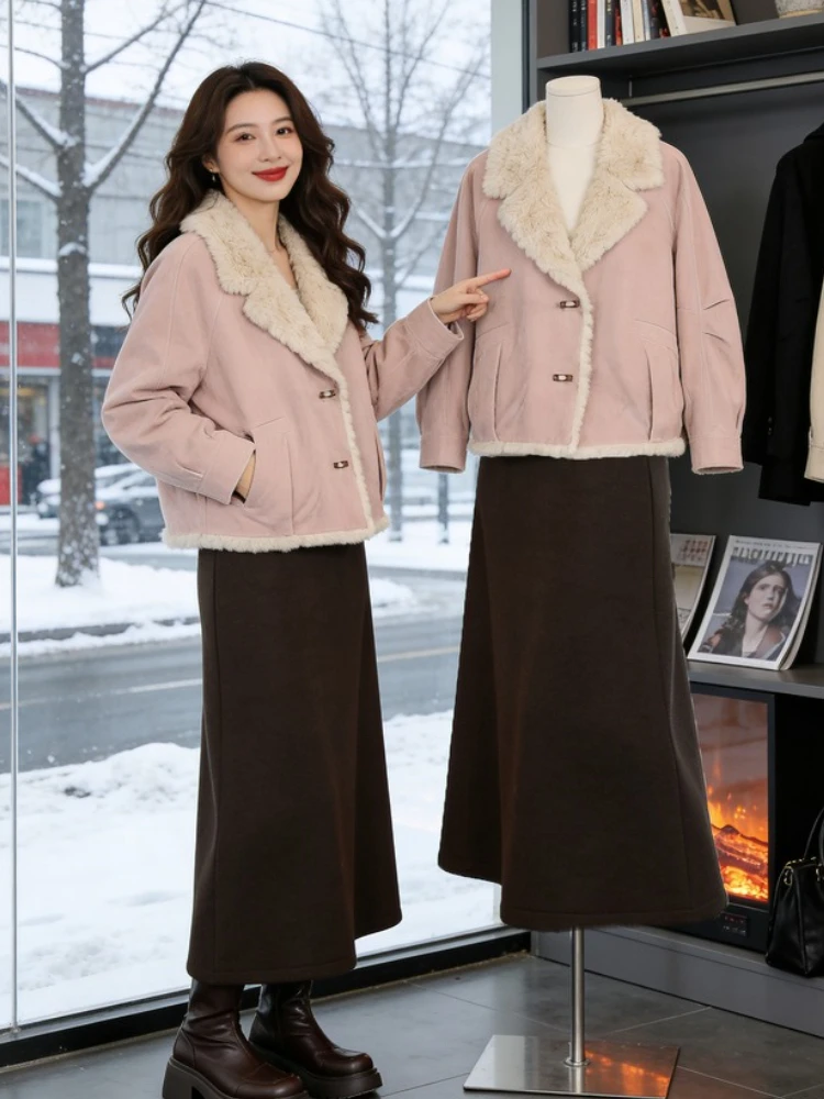 Caramel Suede Lamb Fur Jacket Women's Winter Short Small Size Leather Fur Integrated Fleece Thickened Stand Collar Cotton Coat
Caramel Suede Lamb Fur Jacket Women's Winter Short Small Size Leather Fur Integrated Fleece Thickened Stand Collar Cotton Coat