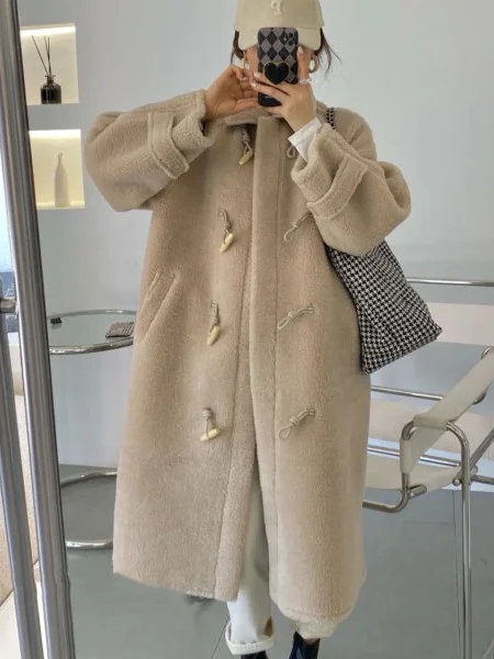 Lamb Fur Jacket Women's Winter Warm Plush Medium Length Coat Korean Style Loose Fit with Pockets High Waist Polyester Fiber
Lamb Fur Jacket Women's Winter Warm Plush Medium Length Coat Korean Style Loose Fit with Pockets High Waist Polyester Fiber