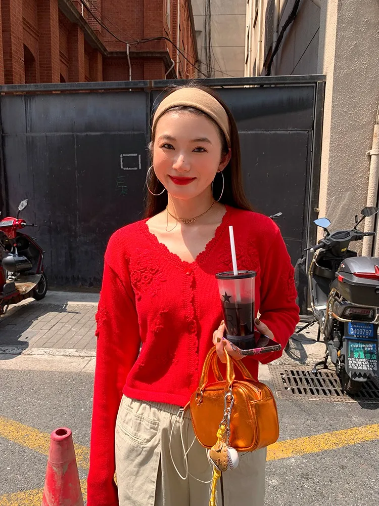 Women's V-neck Long Sleeve Knitted Sweater Embroidered Autumn Winter New Arrival Slim Fit Commute Style Cotton 100% Cardigan
Women's V-neck Long Sleeve Knitted Sweater Embroidered Autumn Winter New Arrival Slim Fit Commute Style Cotton 100% Cardigan