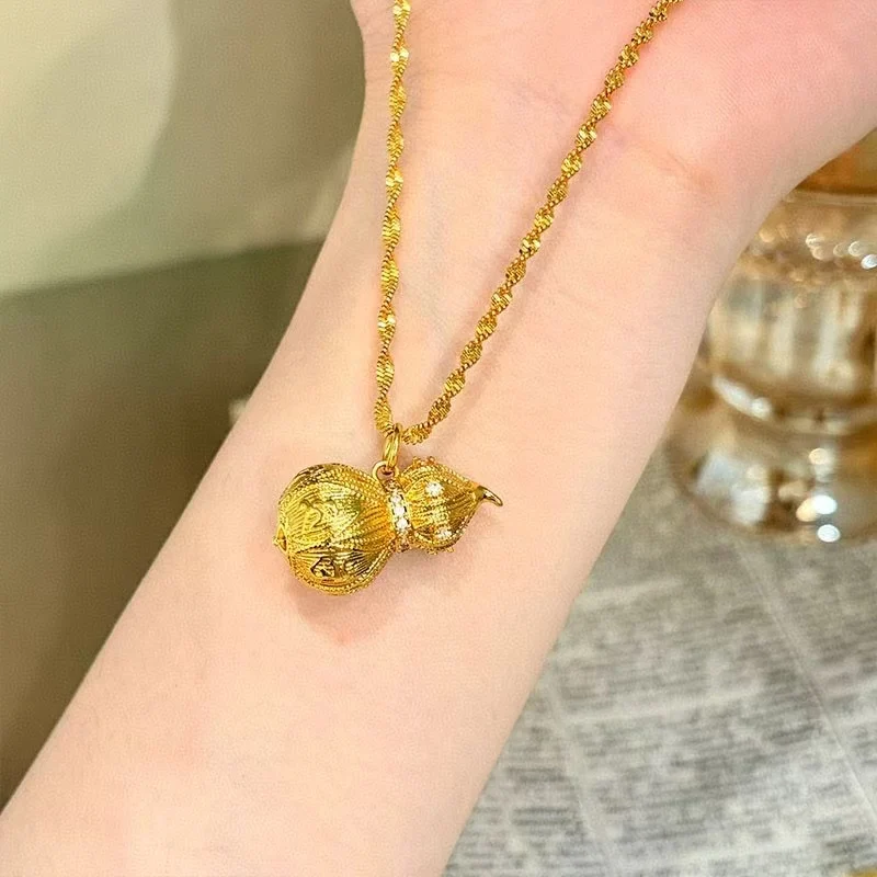 Luxurious 9999 six-character mantra diamond-encrusted gourd pendant necklace for women, exuding a high-end feel, clavicle chain
Luxurious 9999 six-character mantra diamond-encrusted gourd pendant necklace for women, exuding a high-end feel, clavicle chain