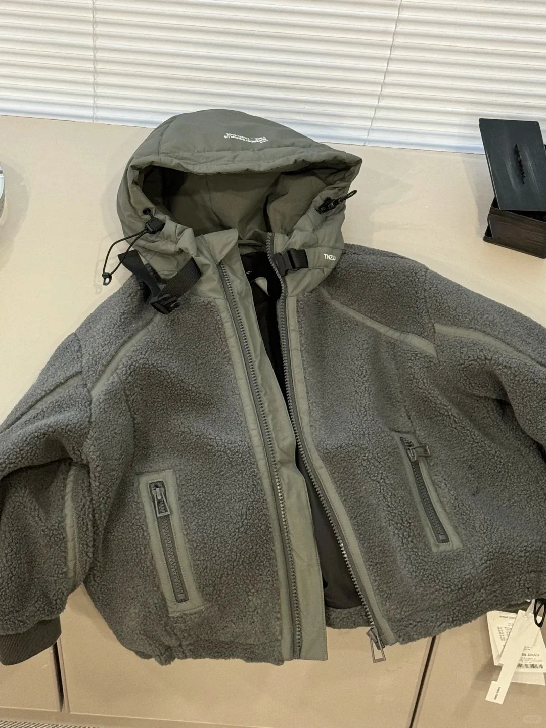 Winter Jacket For Kids Boy Plush Coat Green Children Outwear Lamb Wool Hooded Clothing With Elastic Belt TR260
Winter Jacket For Kids Boy Plush Coat Green Children Outwear Lamb Wool Hooded Clothing With Elastic Belt TR260