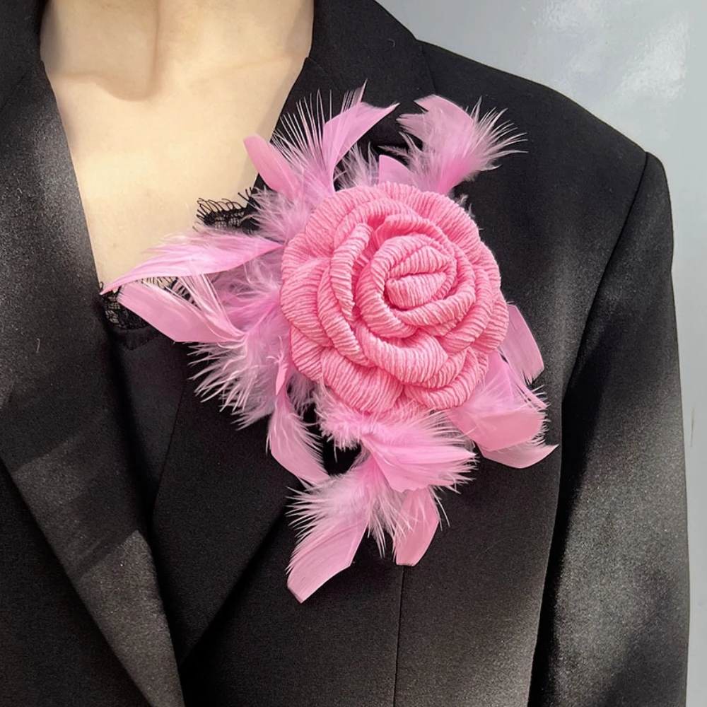Elegant Feather Fabric Rose Flower Brooch Pins for Women Formal Dress Badge Exquisite Accessories Wedding Party Jewelry
Elegant Feather Fabric Rose Flower Brooch Pins for Women Formal Dress Badge Exquisite Accessories Wedding Party Jewelry