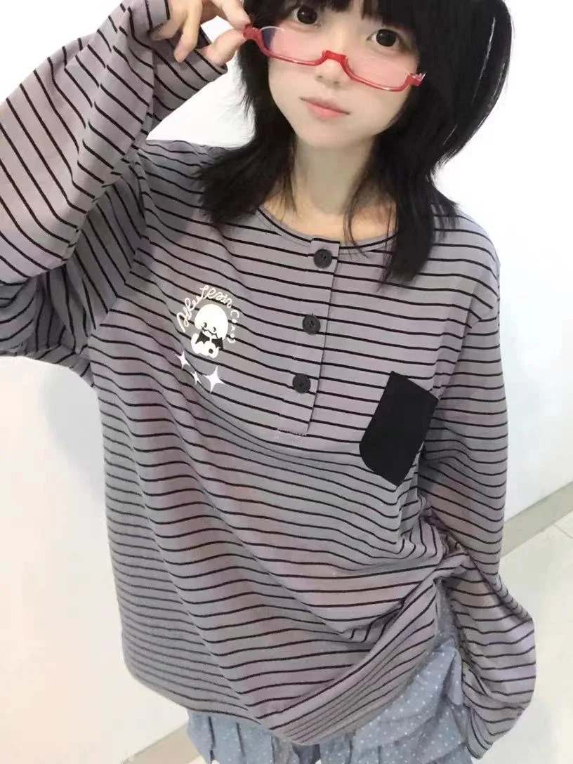 Japanese Kawaii T-shirt Women Harajuku Striped Long Sleeve Y2k Aesthetic Grunge Tees Streetwear All Match Top Tshirts
Japanese Kawaii T-shirt Women Harajuku Striped Long Sleeve Y2k Aesthetic Grunge Tees Streetwear All Match Top Tshirts