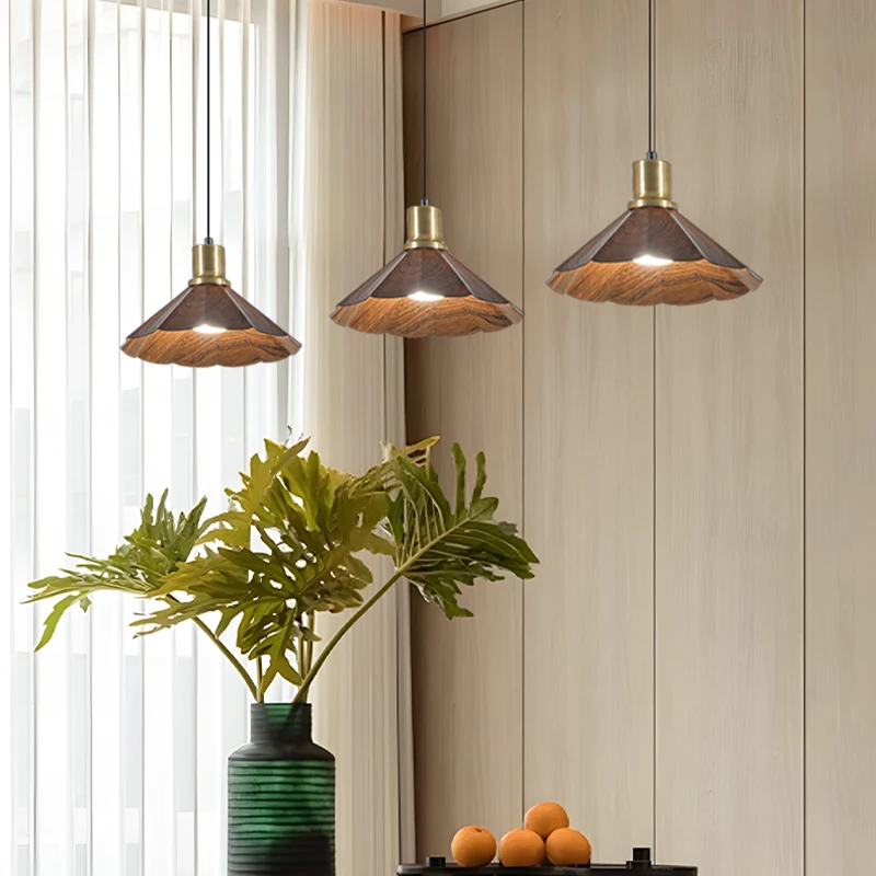 Log-wind Restaurant Middle Ancient Wasabi Wind Dining Table Pendant Lamp Three-head Walnut Color Bar Table Lamp UFO Sauce
Log-wind Restaurant Middle Ancient Wasabi Wind Dining Table Pendant Lamp Three-head Walnut Color Bar Table Lamp UFO Sauce