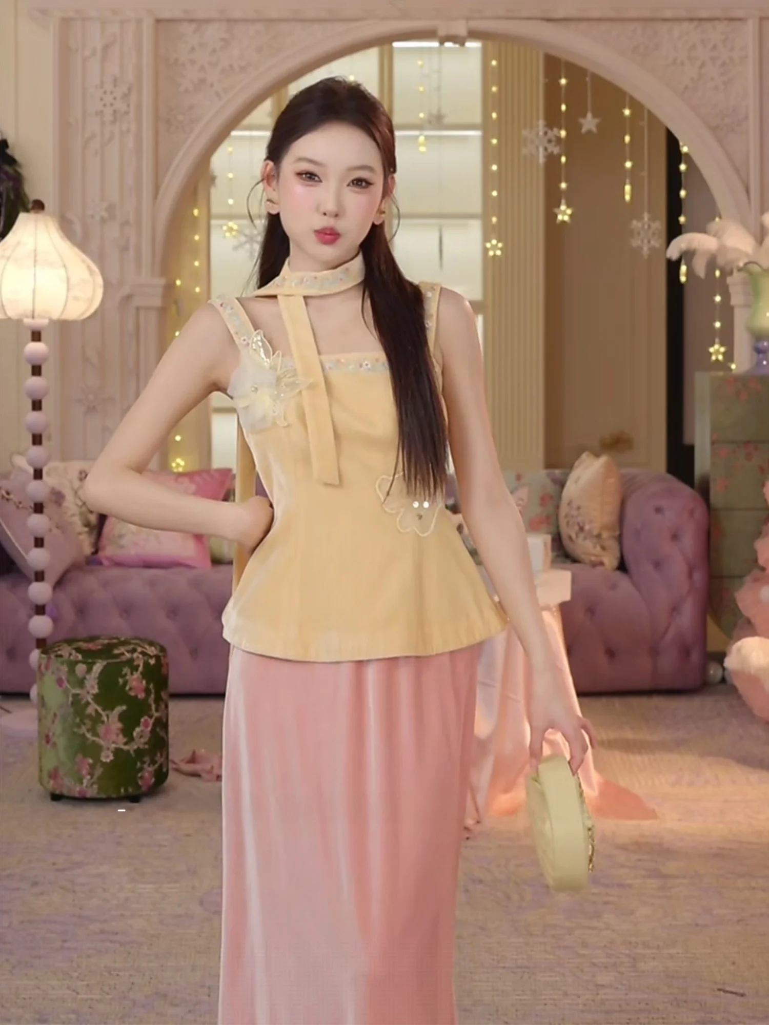 Женский облегающий топ с квадратным вырезом, вышивкой 3D-цветами и бархатным декором, укороченный, для ношения под одеждой
Женский облегающий топ с квадратным вырезом, вышивкой 3D-цветами и бархатным декором, укороченный, для ношения под одеждой