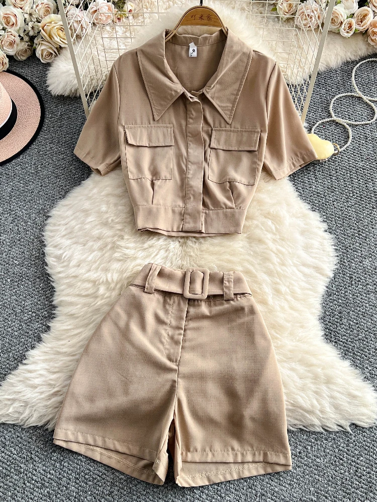 2025 new women's clothing temperament design double pocket shirt women's summer high waisted shorts two-piece set
2025 new women's clothing temperament design double pocket shirt women's summer high waisted shorts two-piece set