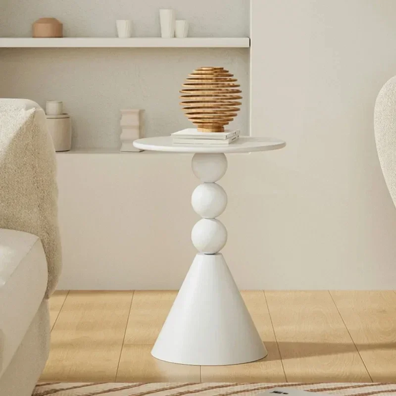 Oil wind ball bead stacked coffee table, multiple geometric creative structure, TE grade high-quality carbon steel mobile
Oil wind ball bead stacked coffee table, multiple geometric creative structure, TE grade high-quality carbon steel mobile