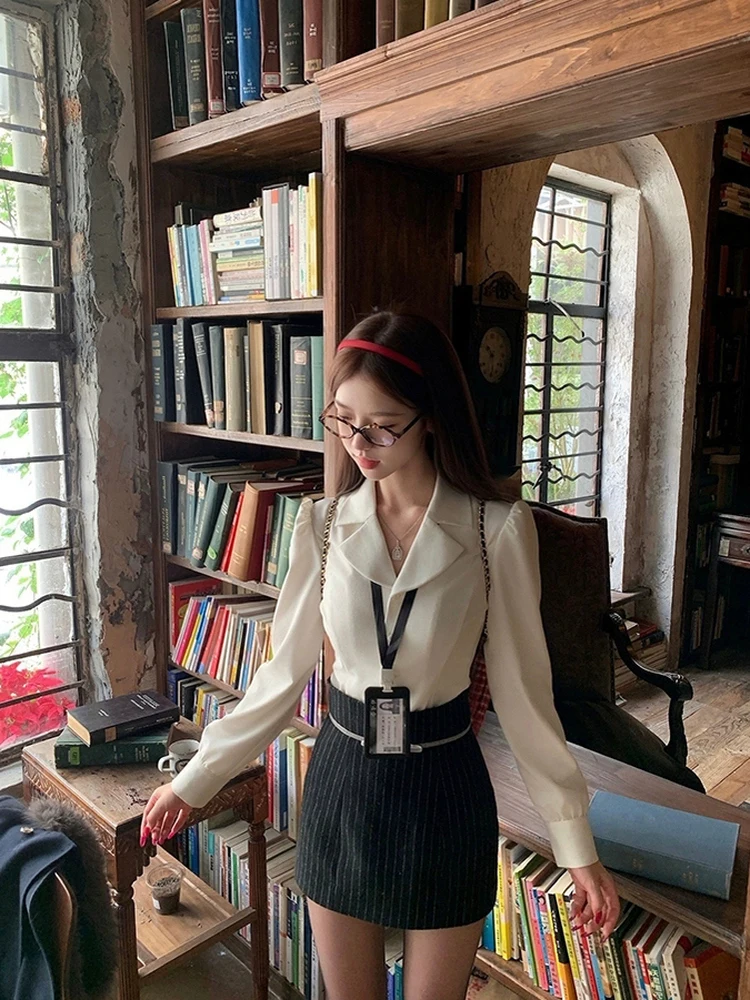 Fashionable Stripe Long Sleeve Shirt And Skirt Set Women's Autumn Winter Outfit High Waist Collar Button Closure
Fashionable Stripe Long Sleeve Shirt And Skirt Set Women's Autumn Winter Outfit High Waist Collar Button Closure