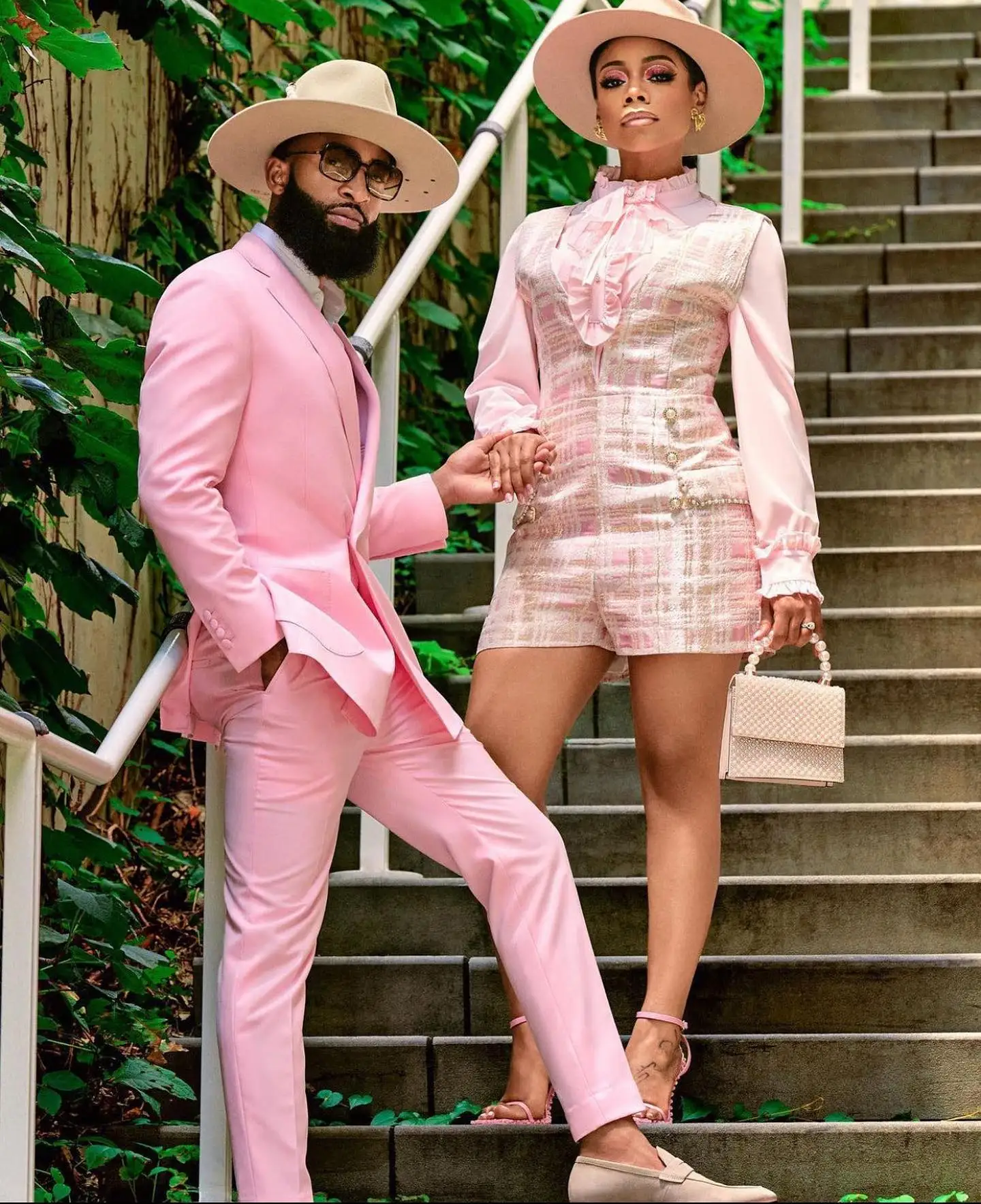 Fashion Design Casual Pink Mens Wedding Suit Double Breasted Slim Fit Prom Party Tuxedo Groom Wear Best Man Blazer
Fashion Design Casual Pink Mens Wedding Suit Double Breasted Slim Fit Prom Party Tuxedo Groom Wear Best Man Blazer