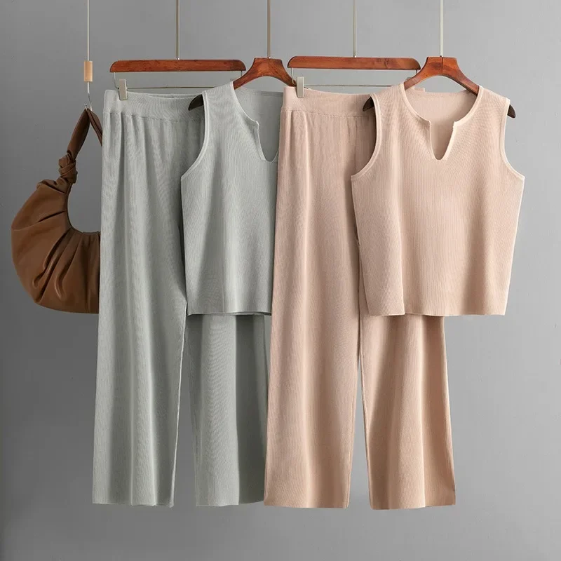 Casual Loose Knitted Sweater Vest+Solid Elastic Waist Pants 2-piece Set Summer Women's Set New Sleeveless Wide Leg Pants Set
Casual Loose Knitted Sweater Vest+Solid Elastic Waist Pants 2-piece Set Summer Women's Set New Sleeveless Wide Leg Pants Set