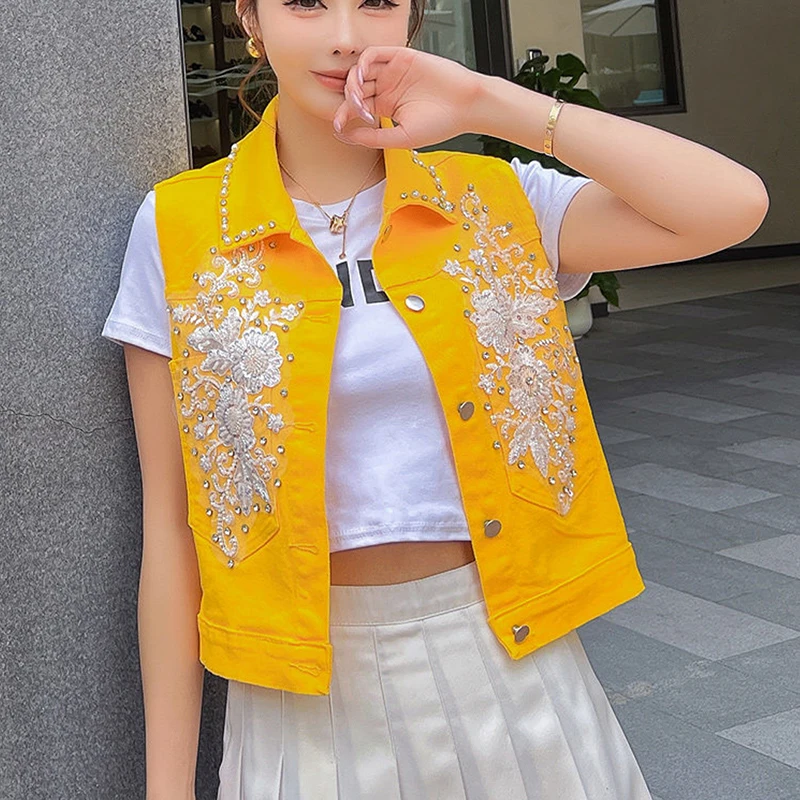 Fashion Beaded Diamond Sequins Flowers Slim Thin Short Denim Vest Summer Women Lapel Single-Breasted Sleeveless Cowboy Waistcoat
Fashion Beaded Diamond Sequins Flowers Slim Thin Short Denim Vest Summer Women Lapel Single-Breasted Sleeveless Cowboy Waistcoat