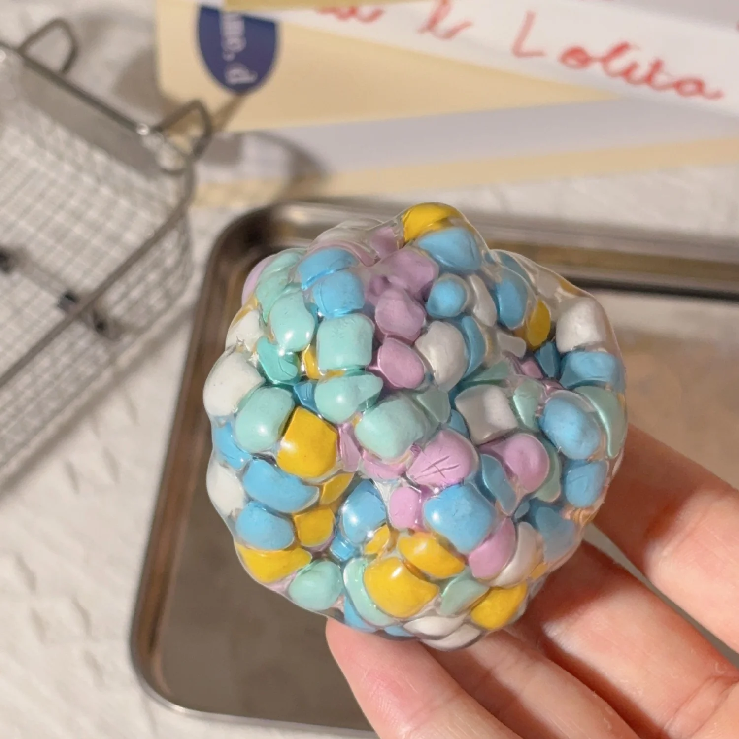 Squeeze Away Bad Mood High Appearance Ball Dopamine Xylitol Squeaky Ball Moldable Handmade Squishy Toy
Squeeze Away Bad Mood High Appearance Ball Dopamine Xylitol Squeaky Ball Moldable Handmade Squishy Toy