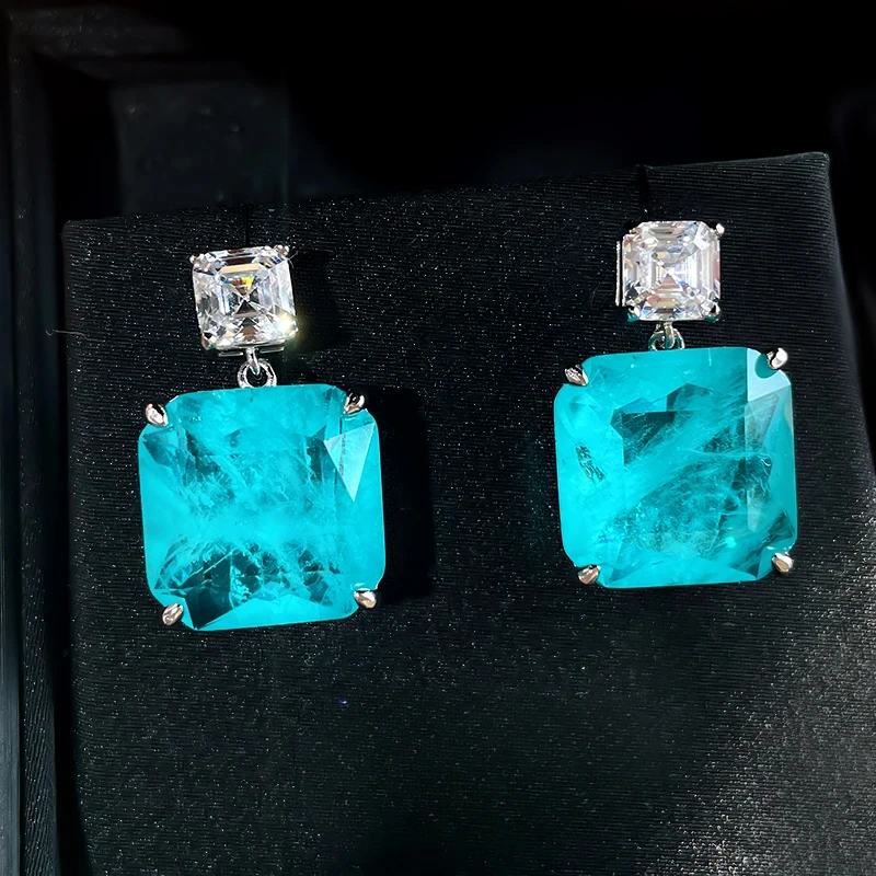 Women's fashion and temperament earrings ins high cold 925 sterling silver green European and American wedding jewelry
Women's fashion and temperament earrings ins high cold 925 sterling silver green European and American wedding jewelry