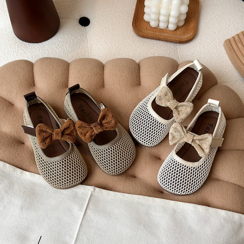 Kids Princess Shoes with Sweet Polka Dots Girls Flat Shoes Mesh Breathable 2025 Summer New Children Weave Shoes Round Toes Ins
Kids Princess Shoes with Sweet Polka Dots Girls Flat Shoes Mesh Breathable 2025 Summer New Children Weave Shoes Round Toes Ins