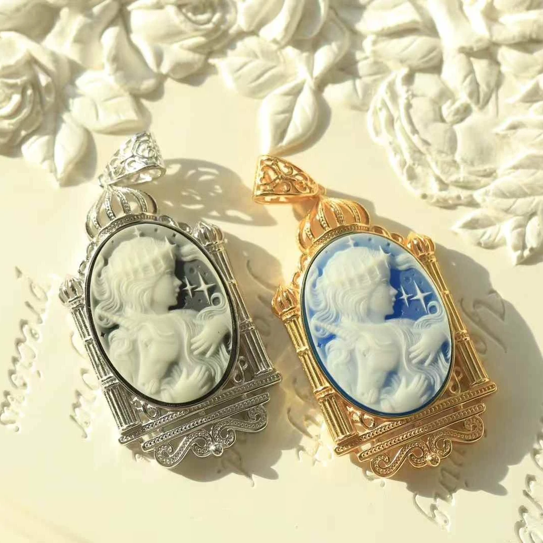Exquisite Agate Cameo Pendant Featuring a Dreamy Relief of a Maiden and a Unicorn in Pure Silver Ideal for Unique Jewelry Pieces
Exquisite Agate Cameo Pendant Featuring a Dreamy Relief of a Maiden and a Unicorn in Pure Silver Ideal for Unique Jewelry Pieces