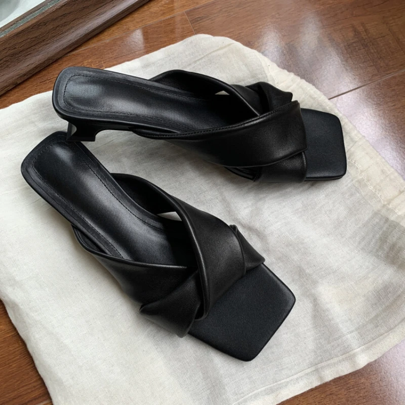 Women's sandals peep-toe cat slippers with chunky heels 2025 summer wear low-heeled half-slippers
Women's sandals peep-toe cat slippers with chunky heels 2025 summer wear low-heeled half-slippers