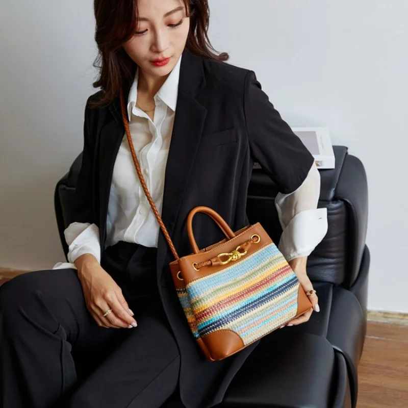 Элегантная кожаная женская сумка-мессенджер, элитная брендовая модная классическая повседневная сумка с классической отделкой в Париже
Элегантная кожаная женская сумка-мессенджер, элитная брендовая модная классическая повседневная сумка с классической отделкой в Париже 