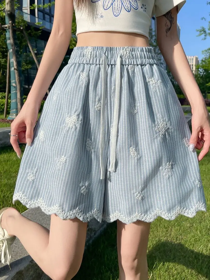 Blue Striped Embroidered Lace Trim Wide Leg Short Pants Women's Summer New High Waist Loose Slimming Straight Casual Pants
Blue Striped Embroidered Lace Trim Wide Leg Short Pants Women's Summer New High Waist Loose Slimming Straight Casual Pants