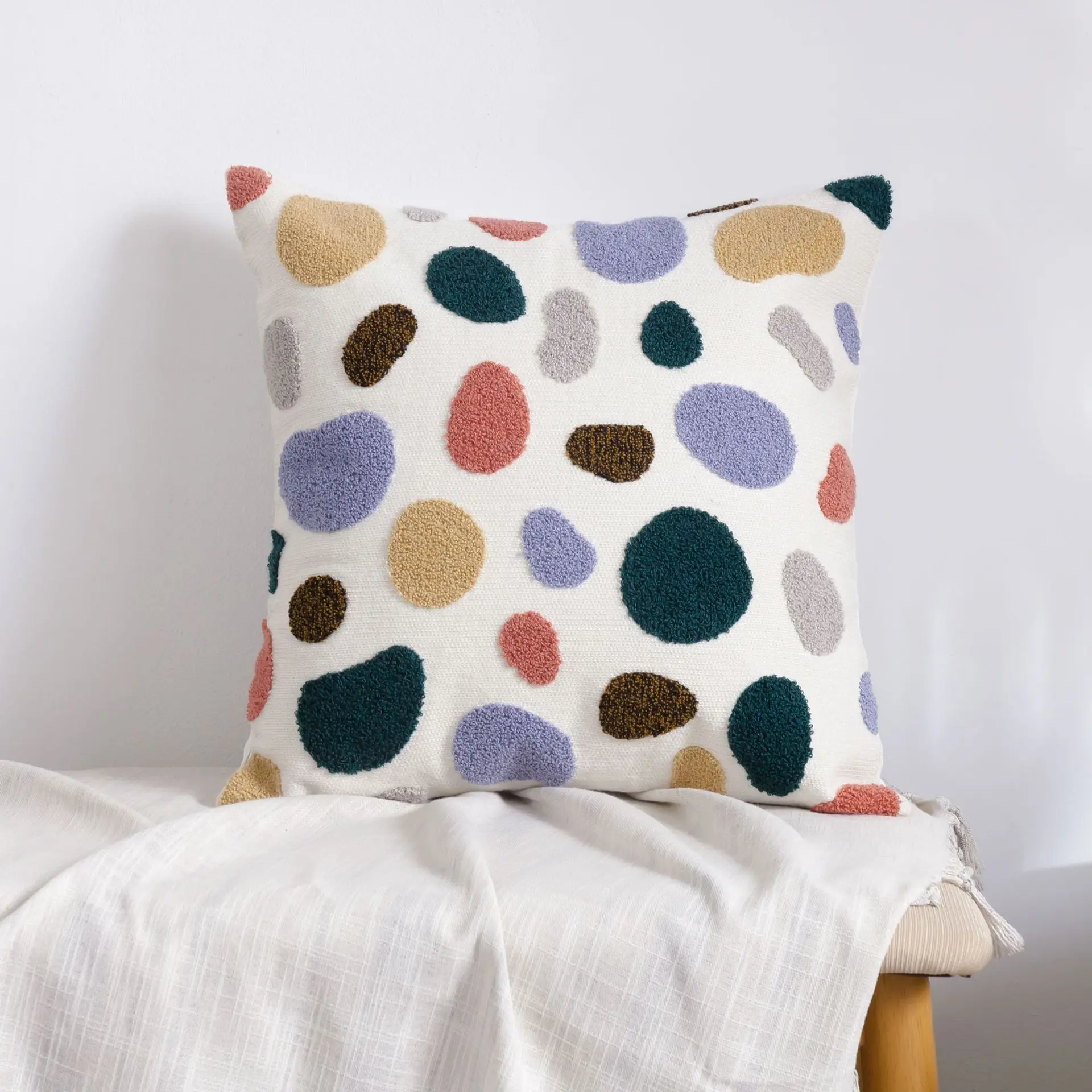 Geometric Embroidered Pillow Cover, Sofa Pillowcases, Minimalist Home Decor, 45x45 cm
Geometric Embroidered Pillow Cover, Sofa Pillowcases, Minimalist Home Decor, 45x45 cm