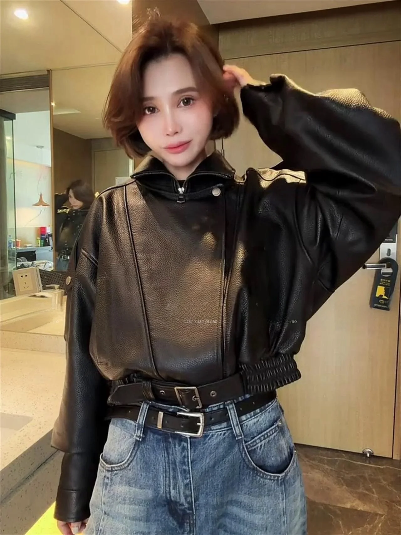 Ning 2026 New Sle Women's Leather Jaet eepskin Genuine Leather Long Sve Zipper Closure Faionable Coat
Ning 2026 New Sle Women's Leather Jaet eepskin Genuine Leather Long Sve Zipper Closure Faionable Coat