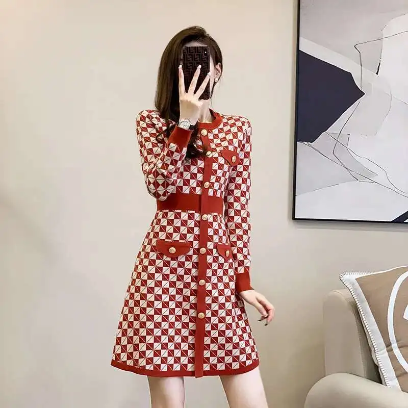 #0950 Spring Autumn Plaid Knitted Dress Buttons High Waisted Mini Dress Women Sexy Vintage Sweater Dress Female Korean Style
#0950 Spring Autumn Plaid Knitted Dress Buttons High Waisted Mini Dress Women Sexy Vintage Sweater Dress Female Korean Style