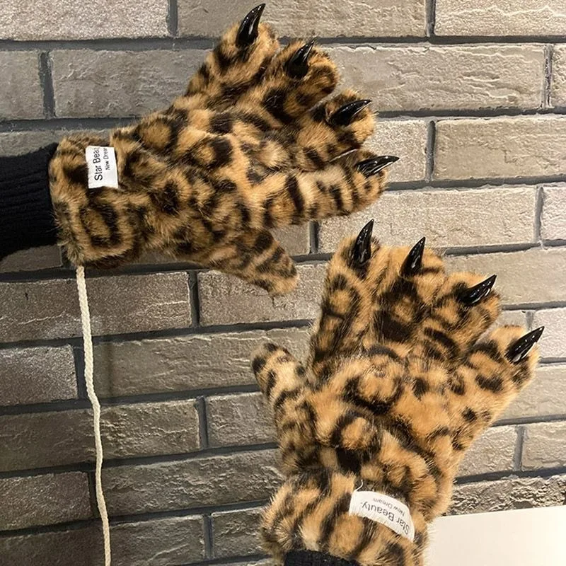 Winter Warm Gloves for Women Thick Leopard Print Thermal Gloves with Plush Lining Animal Paw Design Cold Weather Outdoor Mittens
Winter Warm Gloves for Women Thick Leopard Print Thermal Gloves with Plush Lining Animal Paw Design Cold Weather Outdoor Mittens