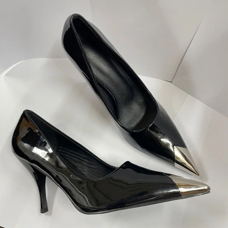New Spring and Summer Women's High Heels Black Patent Leather Temperament Metal Pointed Shoes Professional High Heels
New Spring and Summer Women's High Heels Black Patent Leather Temperament Metal Pointed Shoes Professional High Heels