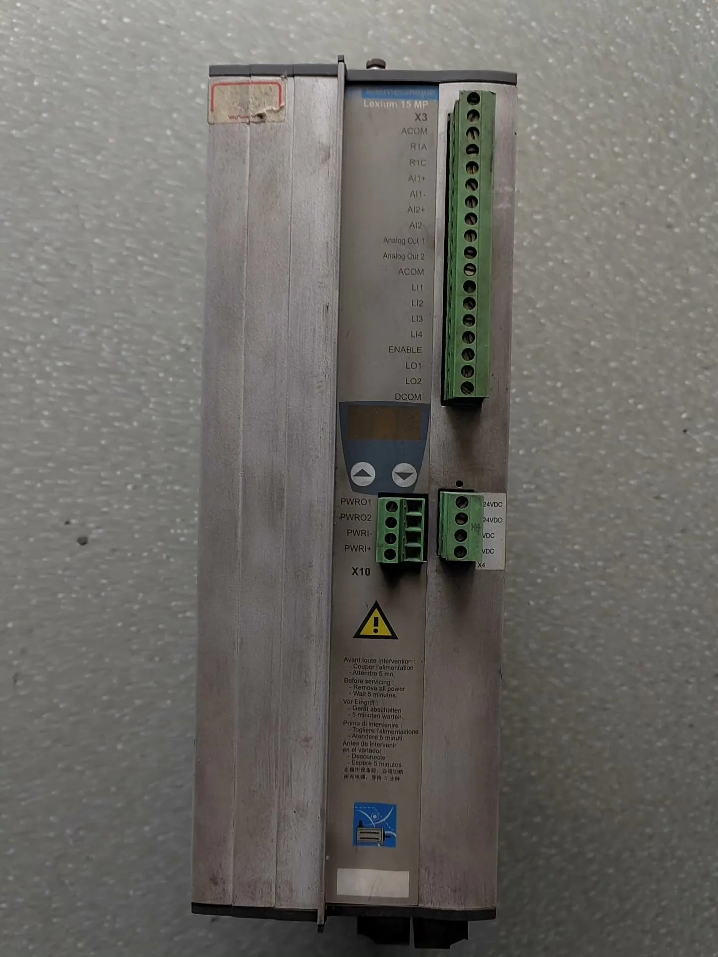 LXM15MD40N4 Servo Drive for Schneider
LXM15MD40N4 Servo Drive for Schneider