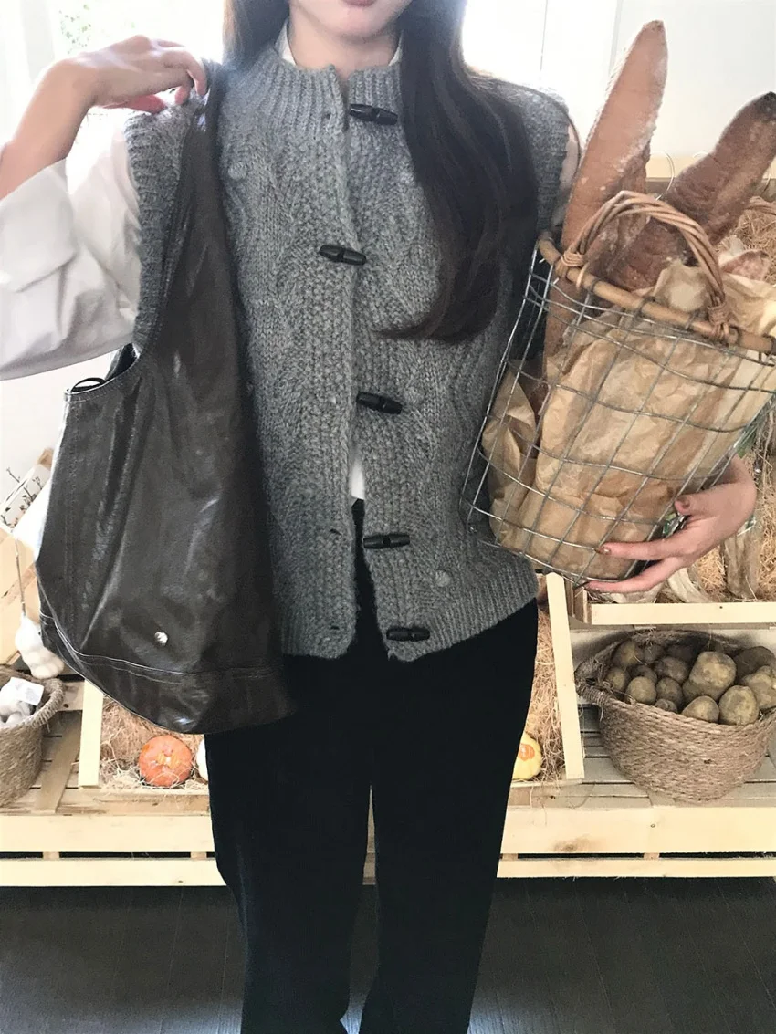 Alien Kitty 2026 Spring Sweaters Vest Women New Knitted Daily Chic Loose All Match Vintage Gentle Office Lady Casual Coats
Alien Kitty 2026 Spring Sweaters Vest Women New Knitted Daily Chic Loose All Match Vintage Gentle Office Lady Casual Coats