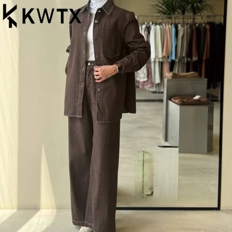 KWTX Brown Long Sleeve Denim Jacket & Pants 2 Piece Set Women 2025 Spring Summer Designer Oversized Casual Streetwear Outfit
KWTX Brown Long Sleeve Denim Jacket & Pants 2 Piece Set Women 2025 Spring Summer Designer Oversized Casual Streetwear Outfit