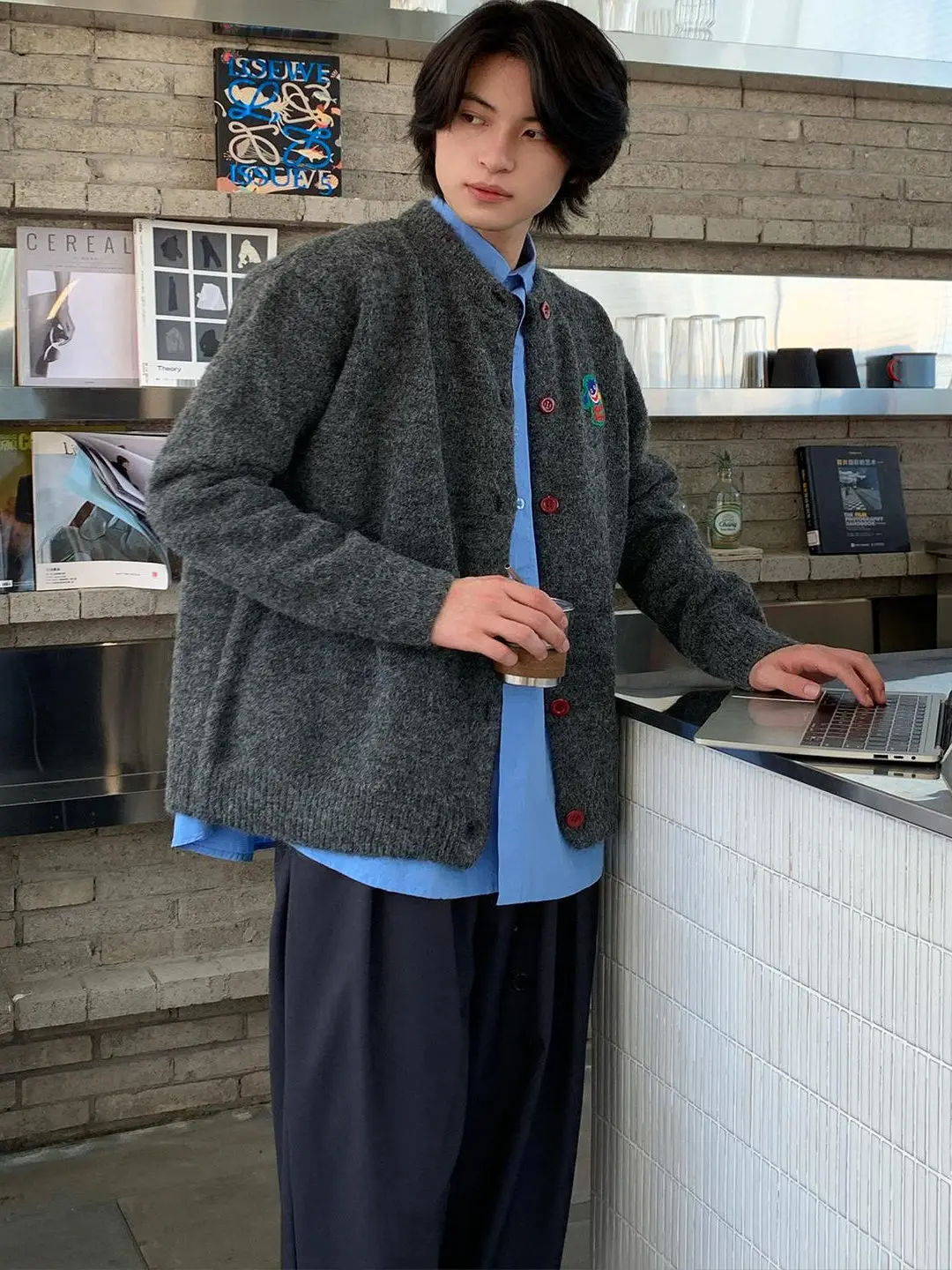 Retro American Knitted Sweater Men Women Autumn High Sensation Cartoon Lazy Sle Embroidery Knitted Cardigan Couple Ja...
Retro American Knitted Sweater Men Women Autumn High Sensation Cartoon Lazy Sle Embroidery Knitted Cardigan Couple Ja...