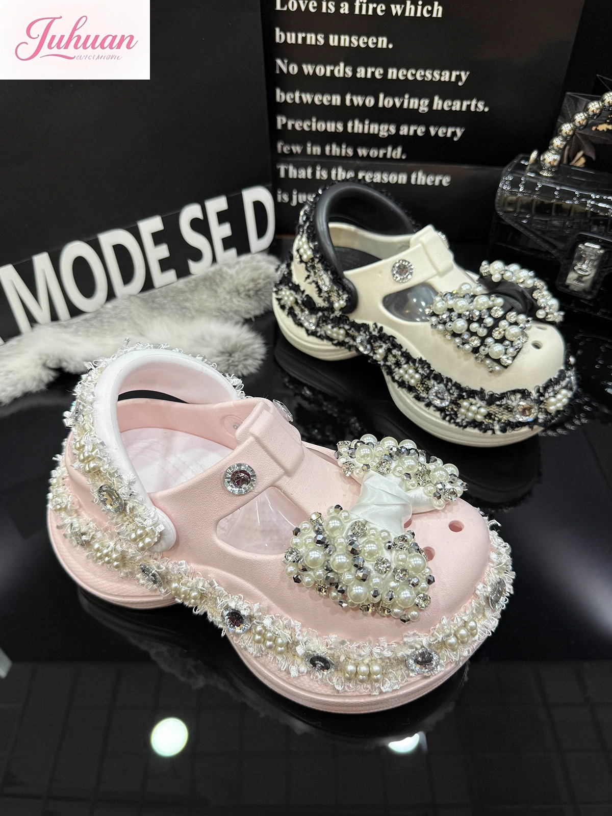 European American Style Handmade DIY Bow Rhinestone Muffin Thick-soled Hole Shoes 2025 Summer New Two-and-a-half Slippers Women
European American Style Handmade DIY Bow Rhinestone Muffin Thick-soled Hole Shoes 2025 Summer New Two-and-a-half Slippers Women