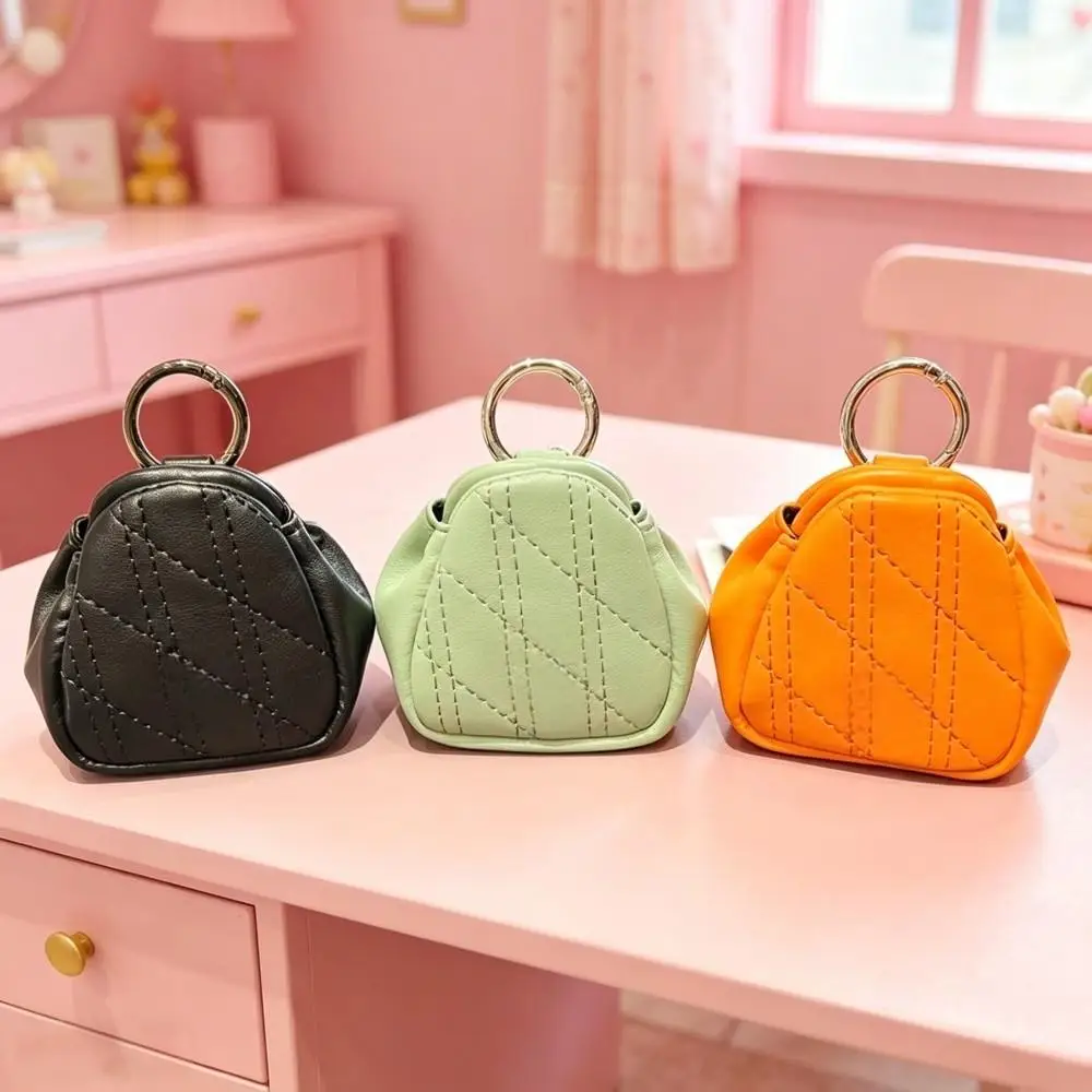 Quilted Diamond Embroidery Golf Mini Bag, Portable Hanging Small Golf Ball Pouch, Lightweight Sports Ball Storage Carry Bag
Quilted Diamond Embroidery Golf Mini Bag, Portable Hanging Small Golf Ball Pouch, Lightweight Sports Ball Storage Carry Bag