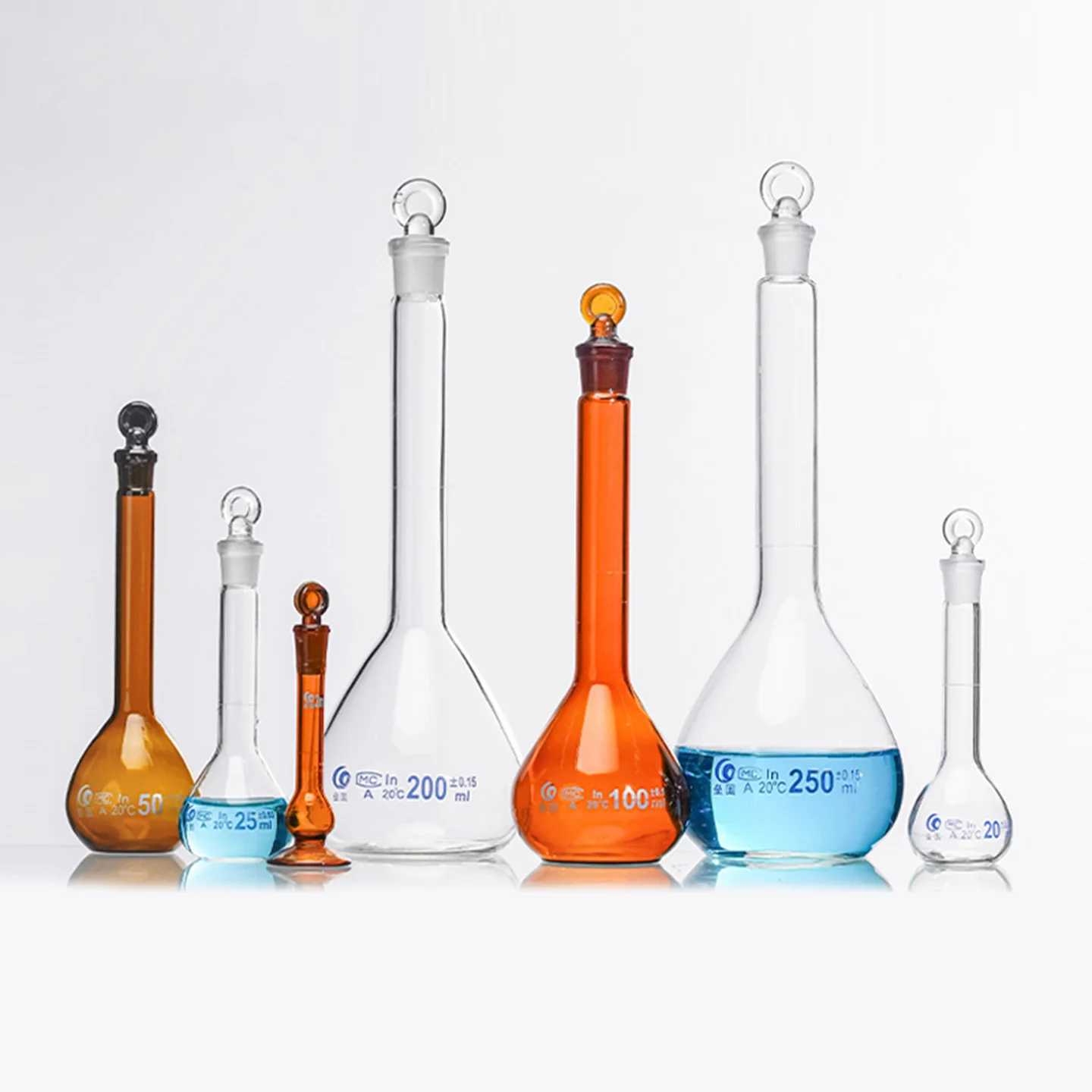 Фрезерованная стеклянная колба, мерная колба для объема, класс А, предметы может пройти осмотр, бутылка быстрого объема
Фрезерованная стеклянная колба, мерная колба для объема, класс А, предметы может пройти осмотр, бутылка быстрого объема