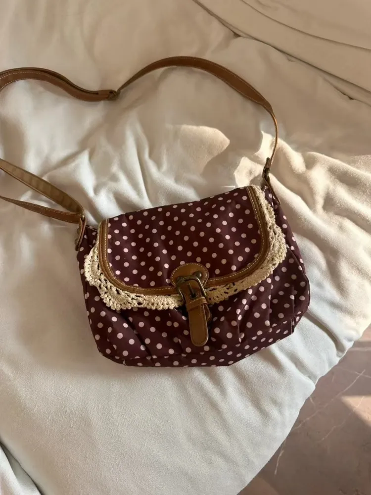 2024 New Retro Korean Polka Dot Vintage Bag Women's Canvas oulder Crossbody Bag Lace Trim round Dot Tote Bag for Casual Use
2024 New Retro Korean Polka Dot Vintage Bag Women's Canvas oulder Crossbody Bag Lace Trim round Dot Tote Bag for Casual Use